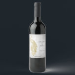 Étiquette de vin Mariage Gold Peacock<br><div class="desc">Personnalisez un étiquette de vin unique pour votre réception de mariage avec un Étiquette de vin Mariage Gold Peacock. Le design Étiquette du vin se caractérise par un élégant paon contre un feuillage délicat et un arrière - plan grunge. Personnalisez avec les noms du marié et de la mariée avec...</div>