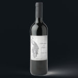 Étiquette de vin Mariage Silver Peacock<br><div class="desc">Personnalisez un étiquette de vin unique pour votre réception de mariage avec un Étiquette de vin Mariage Silver Peacock. Le design Étiquette du vin se caractérise par un élégant paon contre un feuillage délicat et un arrière - plan grunge. Personnalisez avec les noms du marié et de la mariée avec...</div>
