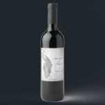 Étiquette de vin Mariage Silver Peacock<br><div class="desc">Personnalisez un étiquette de vin unique pour votre réception de mariage avec un Étiquette de vin Mariage Silver Peacock. Le design Étiquette du vin se caractérise par un élégant paon contre un feuillage délicat et un arrière - plan grunge. Personnalisez avec les noms du marié et de la mariée avec...</div>