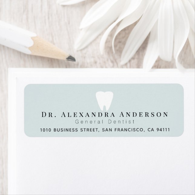 Étiquette Dentist White Teeth Light Blue Return Address (En situation)