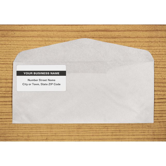 Étiquette d'expédition blanche surlignée en mode t (Plain text white shipping label with your highlighted business name on envelope)
