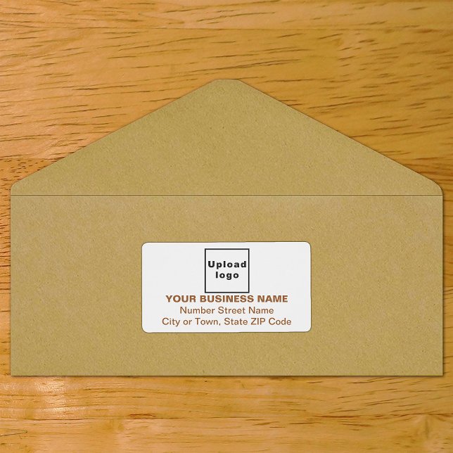 Étiquette d'expédition Brown texte aligné (Center aligned shipping label in brown text on envelope)