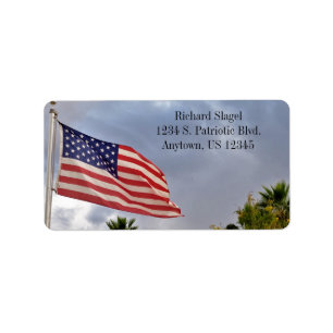 Étiquette Drapeau Américain Avec Ciel Nuageux USA Patriotiqu