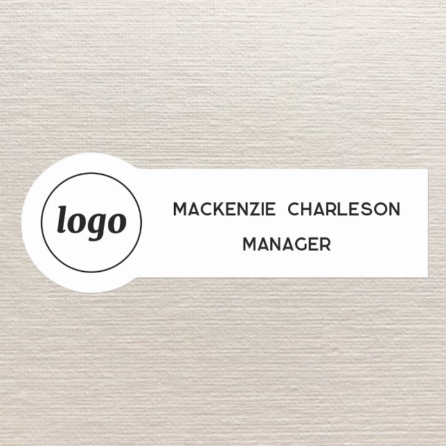 Étiquette du nom du personnel de l'employé magnéti (Logo name job title minimalist professional name tag badge with magnetic or pin back)