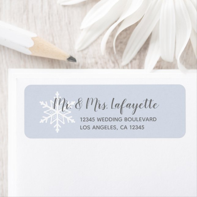 Étiquette Dusty Blue Snowflake Winter Wedding Adresse de ret (En situation)