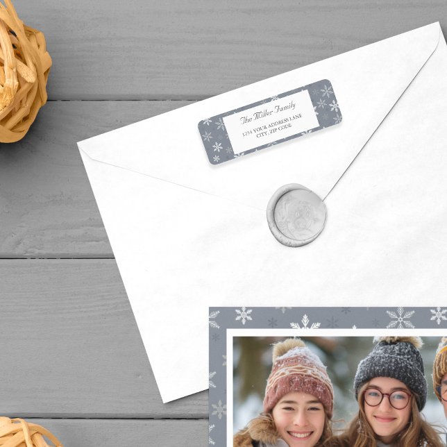 Étiquette Élégant Gris Snowflakes Vacances hiver (Elegant Grey Snowflakes Holiday winter Label)