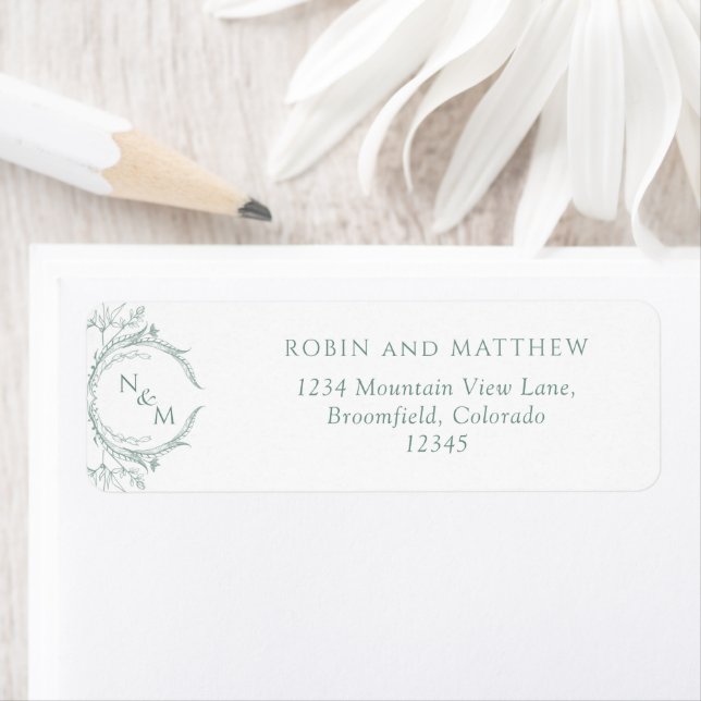 Étiquette Elegant Pale Green Monogram Mariage Adresse de ret (En situation)