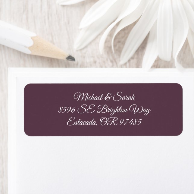 Étiquette Elegant Plum Purple Return Address (En situation)