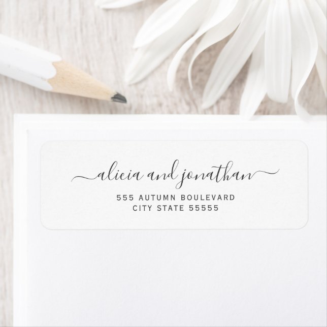 Étiquette Elegant script black white wedding return address (En situation)