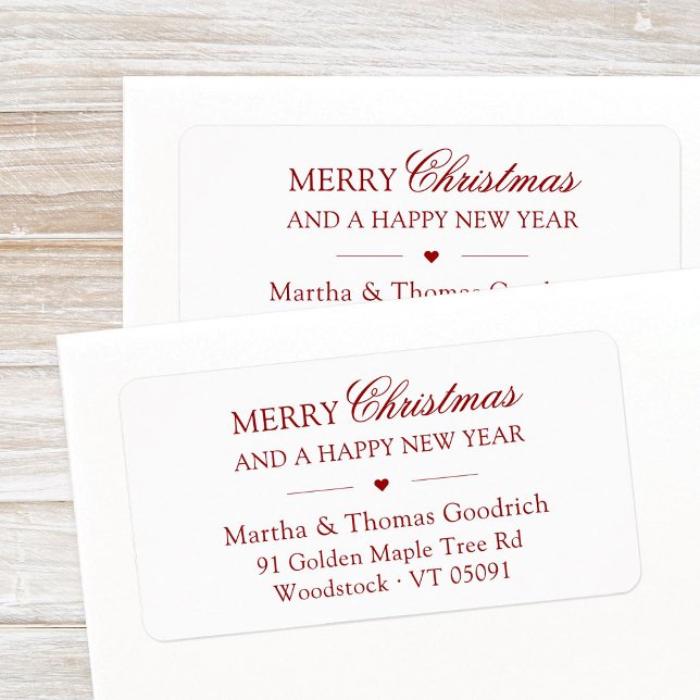 Étiquette Élégant Script Joyeux Noël Rouge Adresse de retour (Elegant script, red Merry Christmas and a Happy New Year return address label with small heart.)