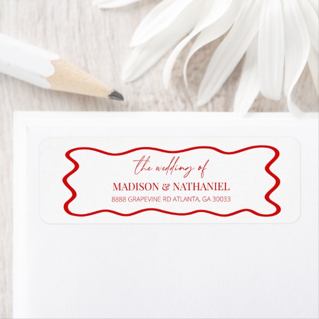 Étiquette Elegant Wavy Border Wedding Return Address (En situation)