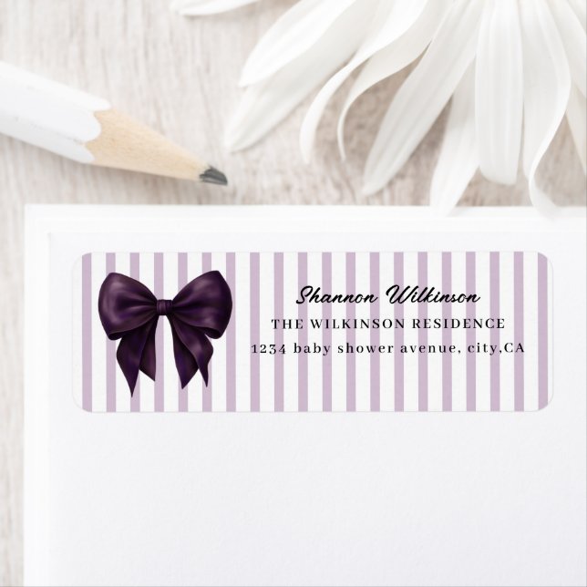 Étiquette élégante prune à nœud violet rayée (En situation)