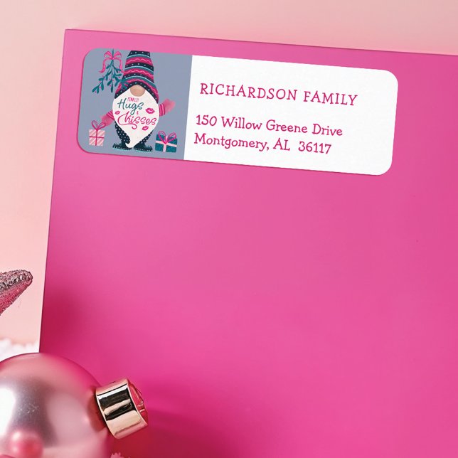 Étiquette Enfin Hugs & Kisses Amusant Gnome de Noël brillant (Finally Hugs & Kisses Fun Bright Christmas Gnome Label)