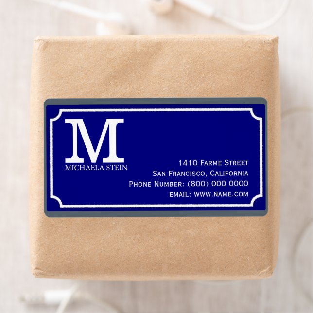 Étiquette enseigne de rue bleue monogrammée (En situation)
