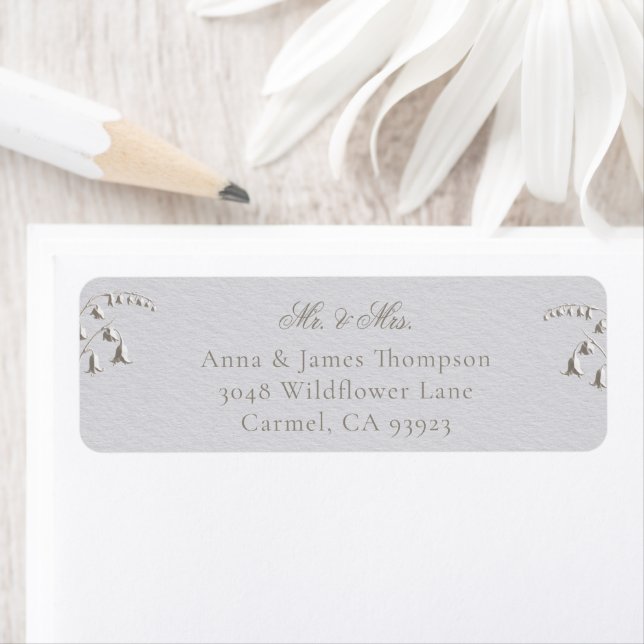 Étiquette Faux Embossed Lily Valley Return Address Label (En situation)