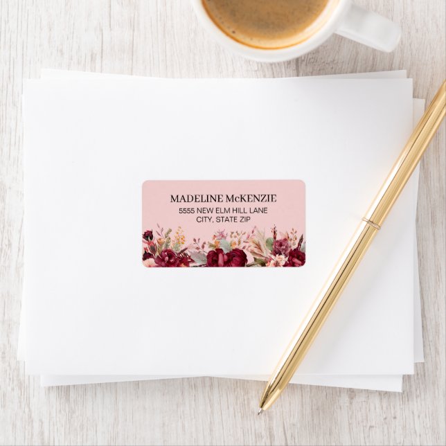 Étiquette Femme botanique rose bordeaux (En situation)