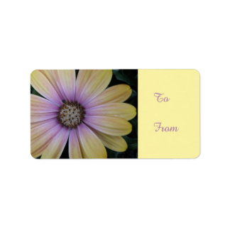 Étiquette Fleur marguerite jaune et violet présente Étiquett