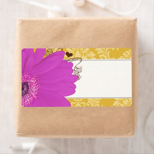 Étiquette Fuchsia Gerber Daisy & Golden Glow Damask (En situation)