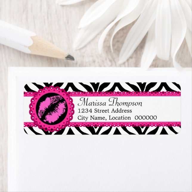 Étiquette Fun Zebra Print, Lipstick Kiss and Pink Lace (En situation)