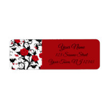 Gothique blanc avec roses rouges, chauves-souris e