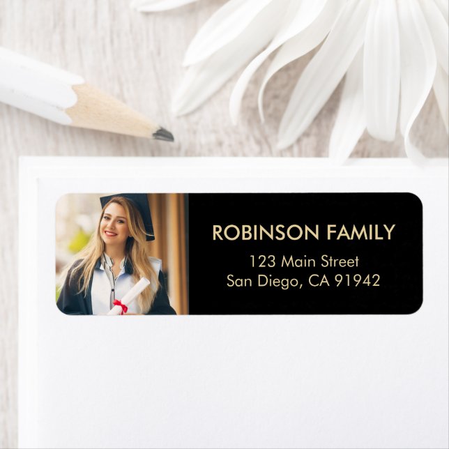 Étiquette Graduate Photo Gold Script Modern Return Adresse (En situation)