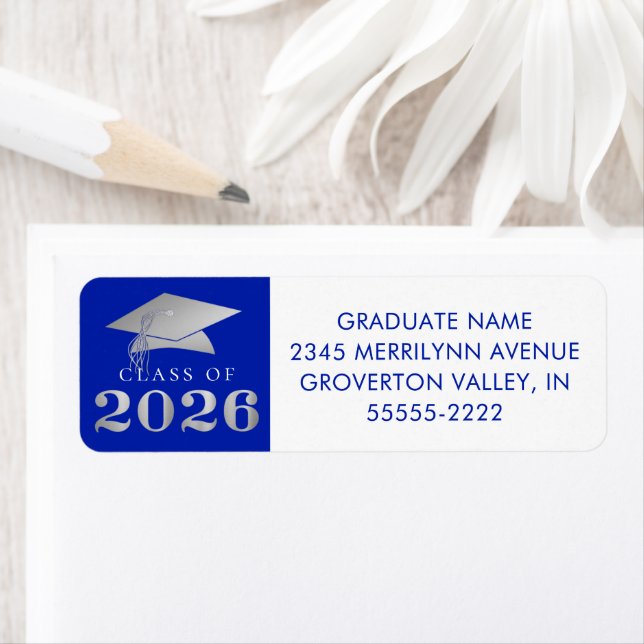 Étiquette Graduation 2025 Royal Blue Faux Silver (En situation)