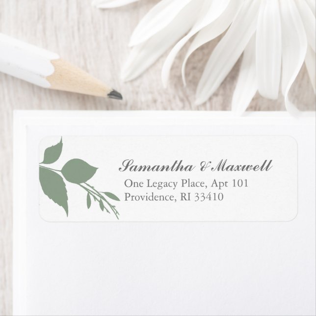 Étiquette Green and White Botanical Greenery Adresse de reto (En situation)