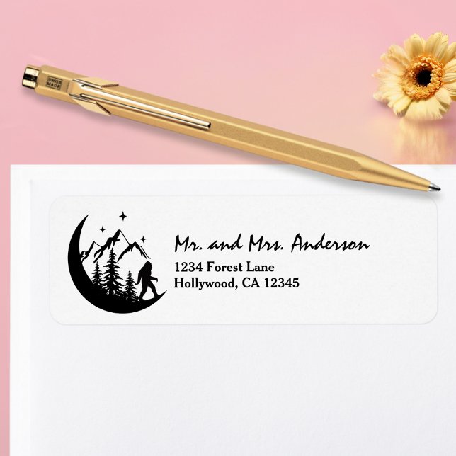 Étiquette Gros pied Sasquatch Squatchy Forest Mountains Moon (Créateur téléchargé)