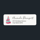 Étiquette Joy to the World Christmas Citation Typographie<br><div class="desc">Étiquettes de adresse avec une illustration amusante et fantaisiste. Design typographique en forme d'arbre de Noël avec quelques ornements de noël et une étoile au-dessus. A l'intérieur sont les mots : Joie au monde.</div>