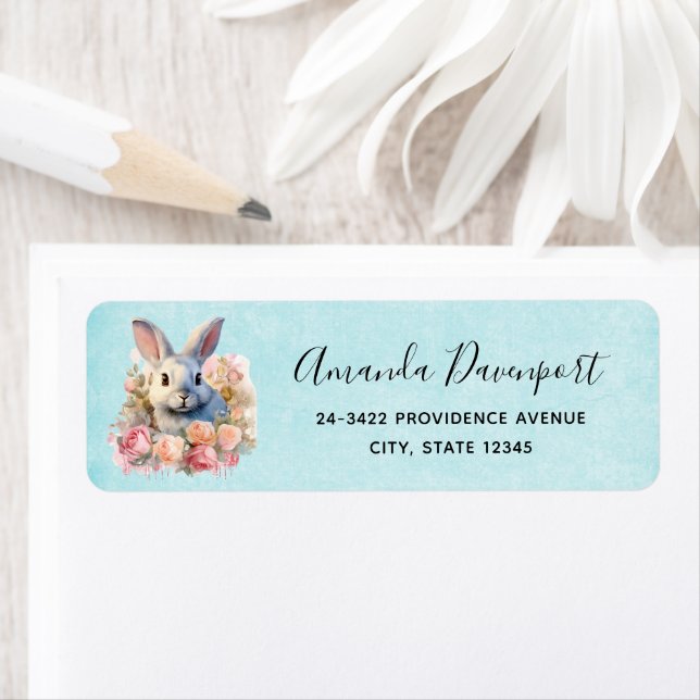 Étiquette Lapin avec une guirlande de roses Adresse mignonne (En situation)