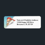 Étiquette Liste de Noël père Noël<br><div class="desc">Un joyeux étiquette de adresse de retour pour Noël,  ce design présente Père Noël jetant un oeil sur sa liste de Noël. Insérez votre nom et votre adresse à la place de l'exemple de texte affiché.</div>