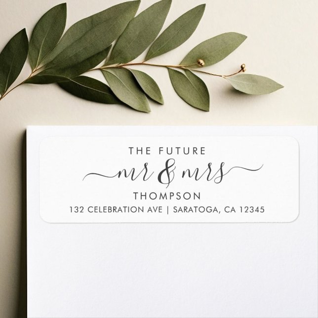 Étiquette Luxe Elegant Future MR et MRS Script Moderne (Future Mr and Mrs dress labels: timeless charm and elegance in trendy script for  wedding stationery)