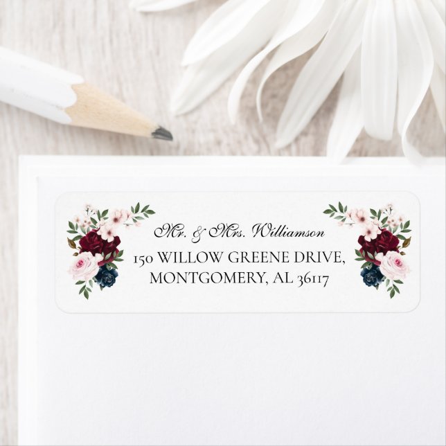 Étiquette M. & Mme Elegant Burgundy Navy Watercolor Florals (En situation)