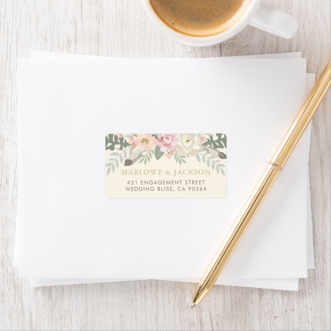 Étiquette Mariage Bohème Floral Crème Rose Rustique (En situation)