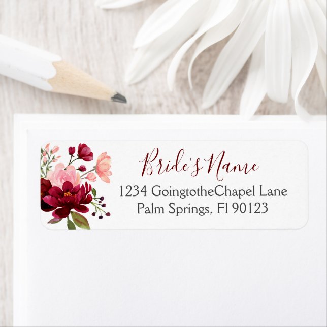 Étiquette Mariage Burgundy Rose Aquarelle Floral Shower (En situation)