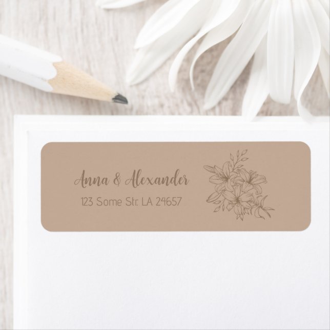 Étiquette Mariage Floral Beige Élégant (En situation)