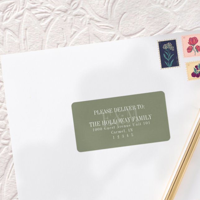 Étiquette Mariage Monogramme Vert Sauge Script Moderne (Modern Script Sage Green Monogram Wedding Label)
