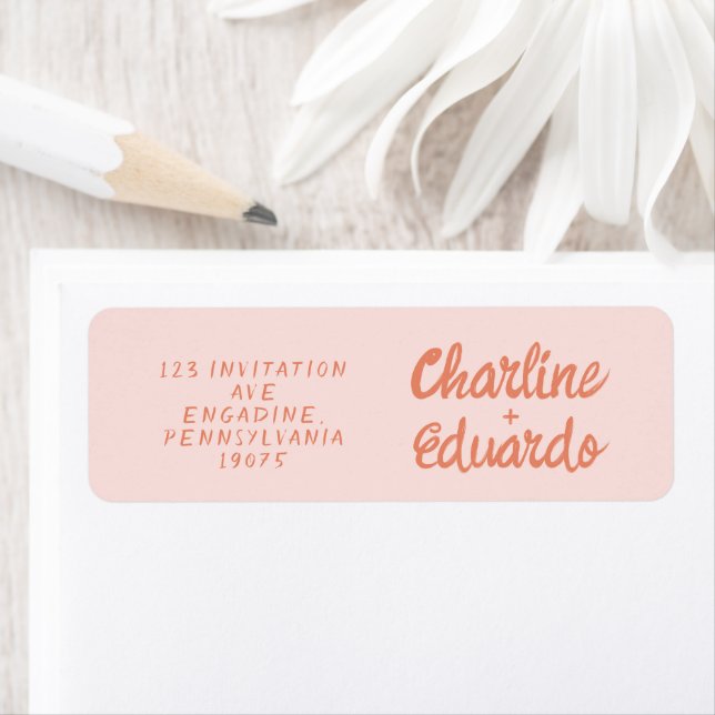 Étiquette Mariage Rétro rose et rouge écriture man (En situation)
