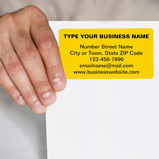 Étiquette Marque commerciale basée sur le texte avec étiquet (Yellow shipping label with your business brand in plain text)