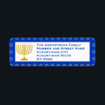 Étiquette Menorah personnalisée en bleu HANOUKKA Adresse de<br><div class="desc">ÉTIQUETTES D'ADRESSE de Menorah bleu élégant, montrant la menorah de couleur or contre un arrière - plan bleu avec une étoile gris argenté de David motif. Il existe un texte d'espace réservé personnalisable, vous pouvez donc personnaliser avec vos propres détails. Ajout idéal pour vos cartes et invitations sur le thème...</div>