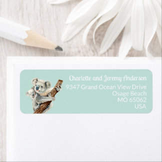 Étiquette Mignonne maman et bébé aquarelle Koala sur vert cl