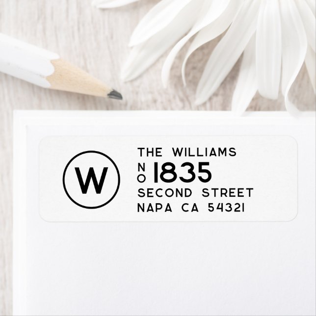 Étiquette Modern Minimal Return Address Monogram  (En situation)