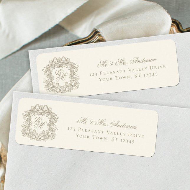 Étiquette Monogram Crest Ivory Wedding Return Address (Créateur téléchargé)