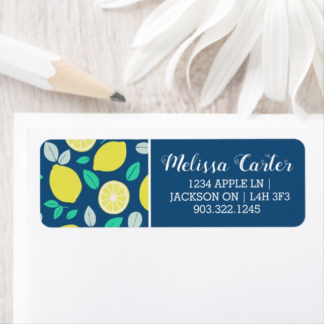 Étiquette Motif de citron d'été en bleu marine (En situation)