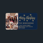 Étiquette Navy Gold Snowflake Photo Christmas Retourner l'ad<br><div class="desc">Photo Joyeux Script de Noël de Noël de Noël de Noël de Noël de Noël de la Marine moderne et du Fléau de neige d'or Étiquettes d'adresse de retour de Noël. Avec un script "Joyeux Noël", une photo de famille, des flocons de neige sur arrière - plan bleu marine. Idéal...</div>