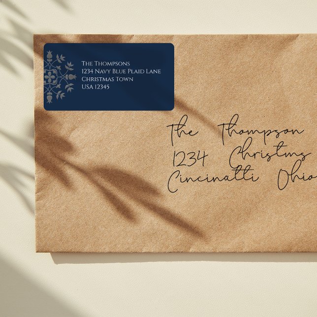 Étiquette Noël Vacances Simple Marine Flèche de neige bleue (Christmas elegant silver snowflake design return address label. )