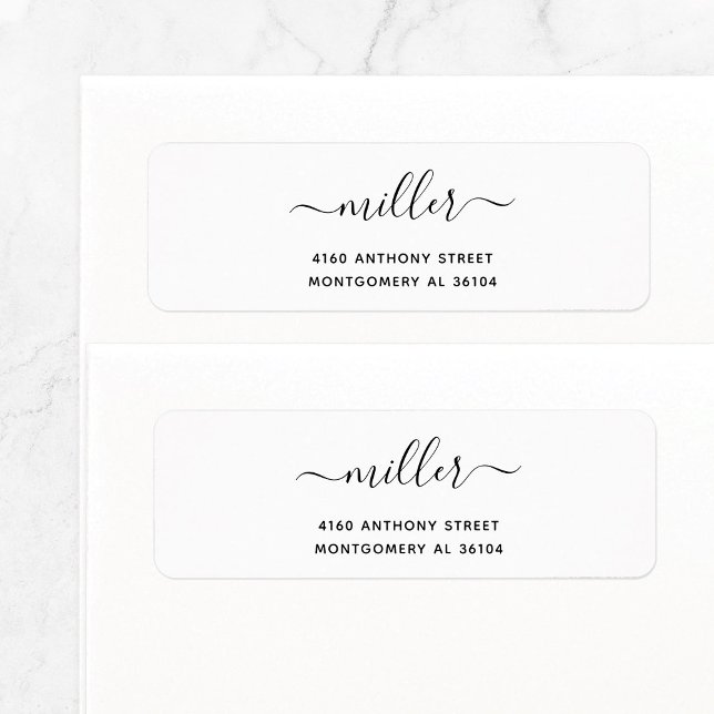 Étiquette Nom manuscrit moderne et adresse de retour 08d. (Simple, basic return address label features modern, elegant script family name with swashes.)