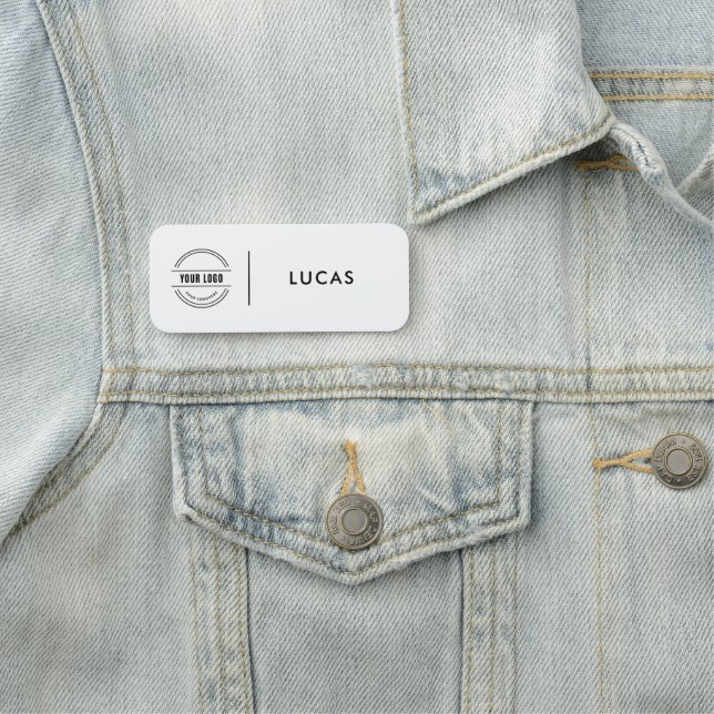 Étiquette nominative de base avec logo d'entrepris (En situation)