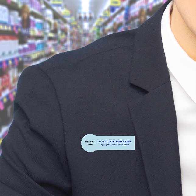 Étiquette nominative en forme de badge bleu clair  (Build brand name awareness. Your business brand on light blue badge shape name tag.)