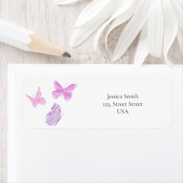 Étiquette Papillon rose aquarelle (En situation)
